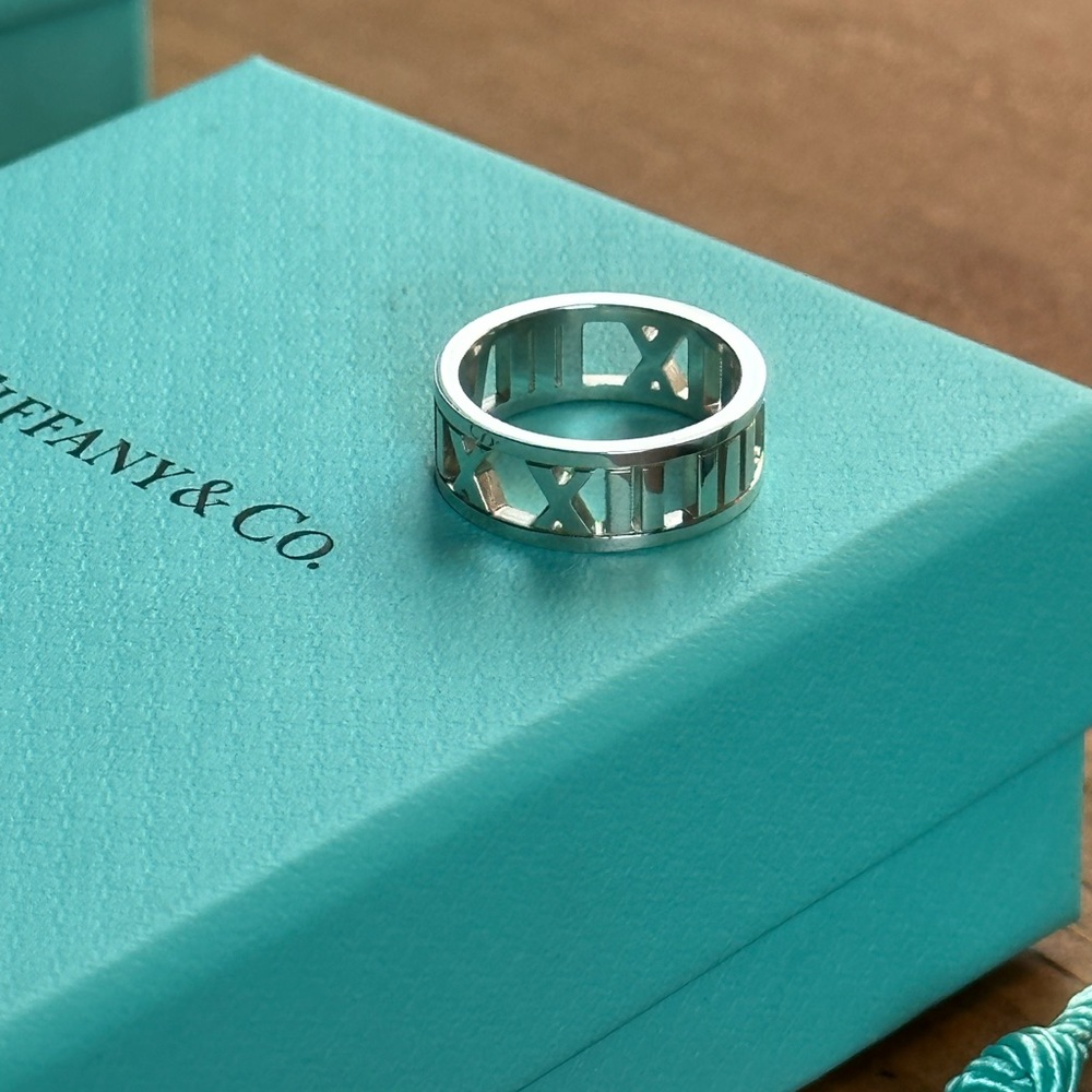 Tiffany & Co. Atlas ring